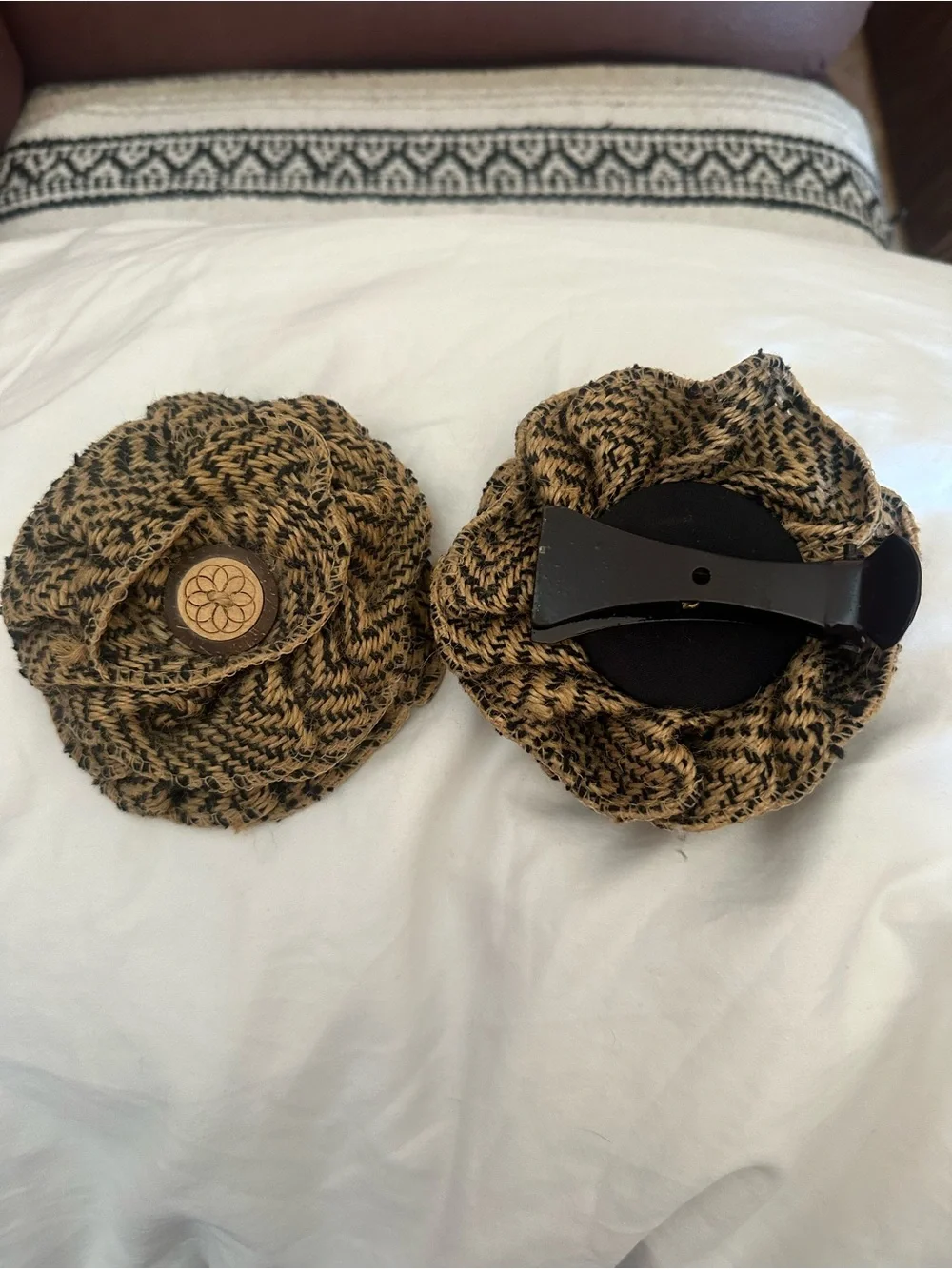 Woven Black and Brown Curtain Clip Set
